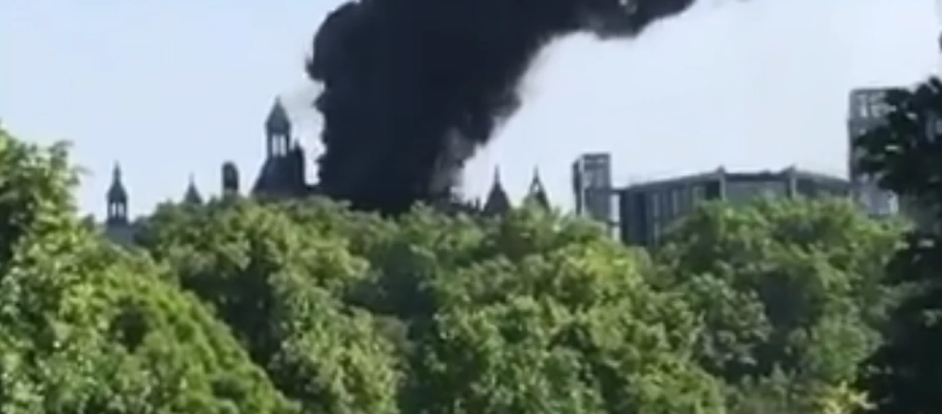 Συναγερμός στο Λονδίνο από μεγάλη πυρκαγιά σε κτίριο στο Hyde Park – Ισχυρές δυνάμεις στην περιοχή (Βίντεο)